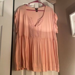 Torrid size 0 peach top